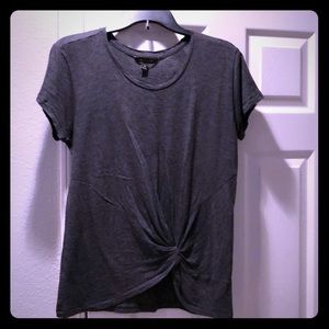 Knotted tee shirt